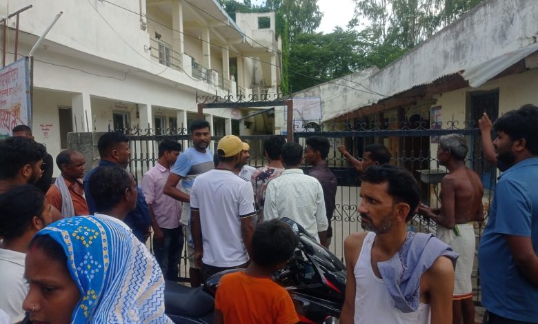 दुई शिशुको मृत्यु पछि रौतहटमा तनाव, 1 rautahat